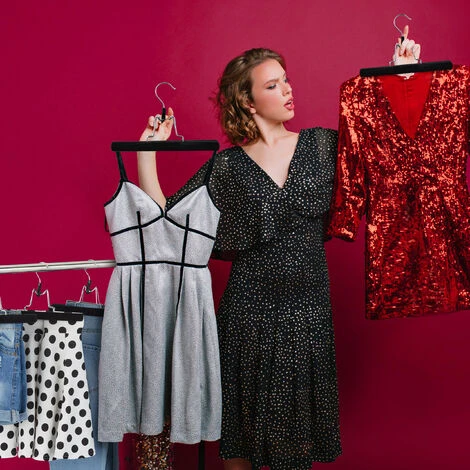 Relaxdays Set Da 5 Grucce Per Pantaloni, Legno, Rivestimento In Velluto Antiscivolo, Stampelle Per Gonne, B: 25 Cm, Nero 5 Relaxdays Set Da 5 Grucce Per Pantaloni, Legno, Rivestimento In Velluto Antiscivolo, Stampelle Per Gonne, B: 25 Cm, Nero - immagine 3